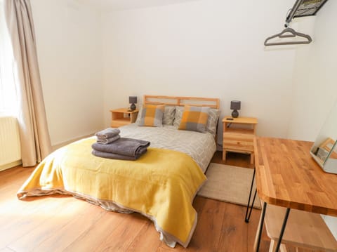 Cottage | 2 bedrooms, individually decorated, individually furnished, free WiFi