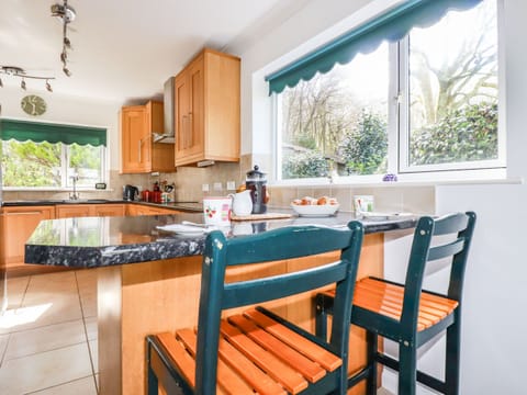 Cottage | Private kitchen | Microwave, stovetop, dishwasher, highchair