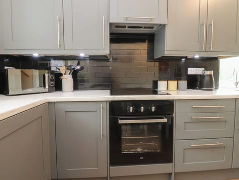 Fridge, dishwasher, electric kettle, toaster