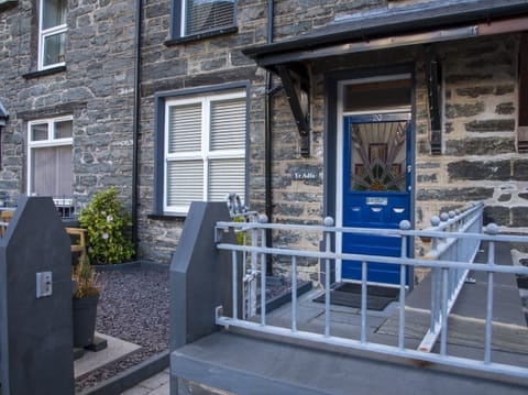 Cottage | Front of property