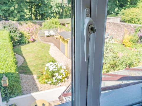 Cottage | Property grounds