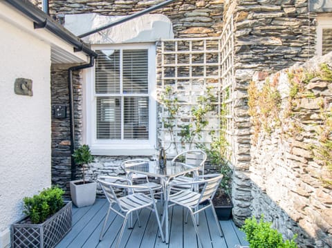 Cottage | Interior