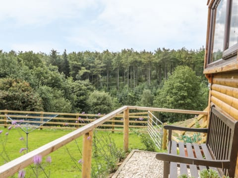 Cottage | Balcony