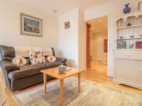 Cottage | Living area