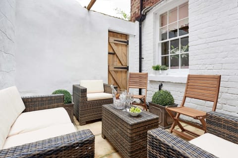 Cottage | Balcony