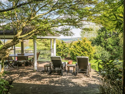 Cottage | Outdoor dining