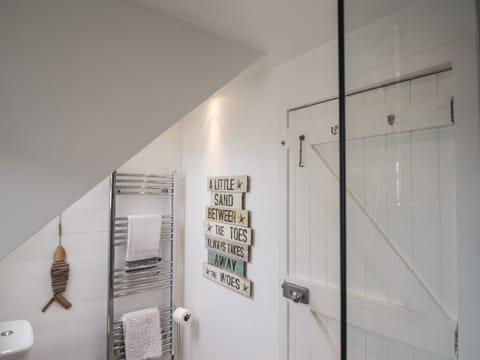 Cottage | Bathroom | Shower