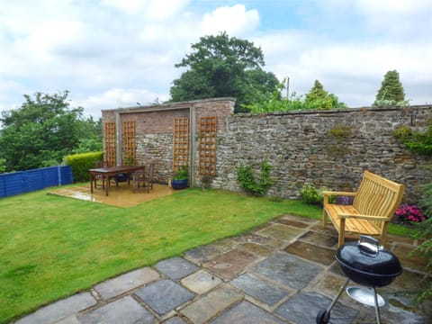 Cottage | Property grounds