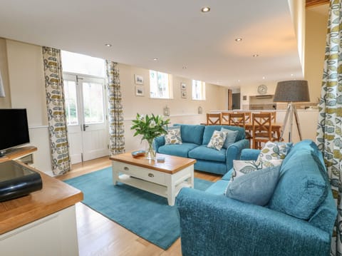 Cottage | Interior