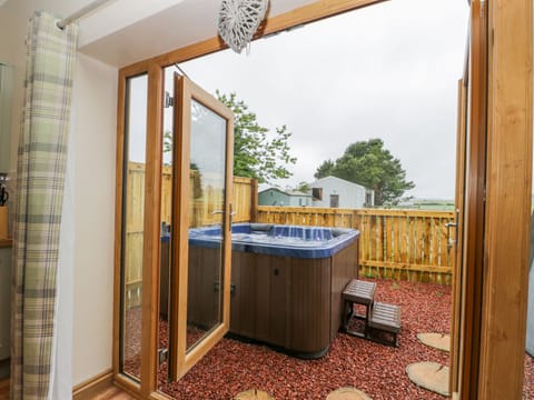 Cottage | Bathroom | Shower