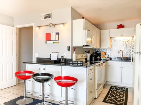 Condo, 1 King Bed with Sofa bed (The Summit 531) | Exterior