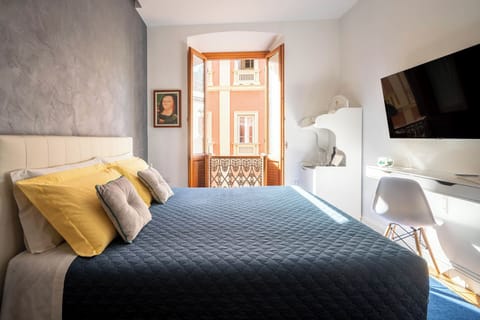 Doppia Superior (Julien) | Egyptian cotton sheets, premium bedding, memory foam beds, minibar