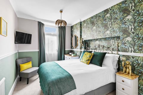 Standard Double Room | 1 bedroom, soundproofing, iron/ironing board, free WiFi