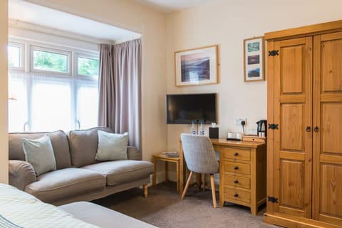 Double Room (Large) | Iron/ironing board, free WiFi, bed sheets