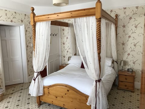 Double Room, Ensuite (Four Poster) | Interior