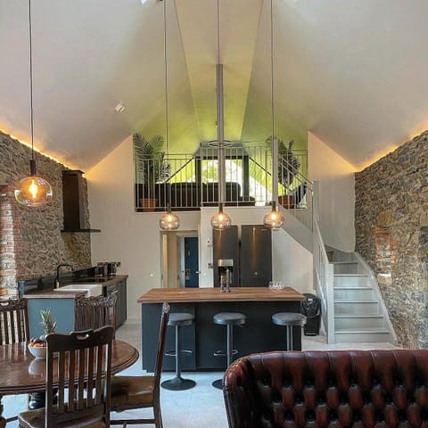 Exclusive Barn | Private kitchen | Shared fridge, microwave, oven, dishwasher