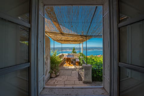 House, 3 Bedrooms | Terrace/patio