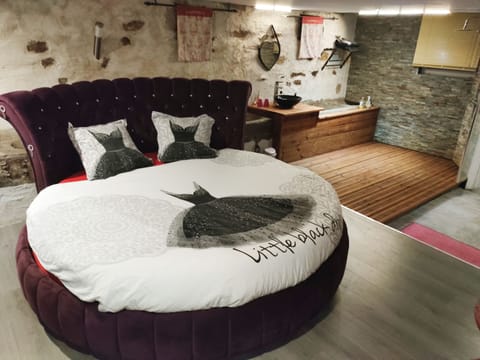 Romantic Double Room (La chambre des Délices) | Premium bedding, memory foam beds, individually decorated