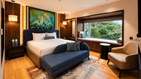 Suite, 1 King Bed, Non Smoking | Premium bedding, memory foam beds, minibar, in-room safe