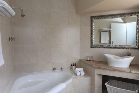 Double Room, Sea View | Bathroom | Hair dryer, towels