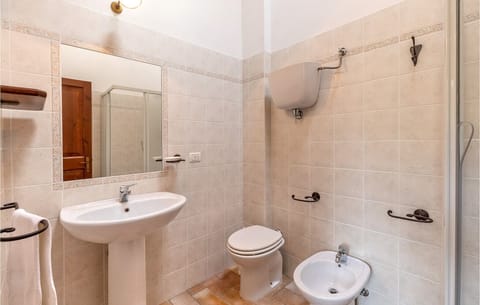 Double Room | Bathroom | Shower, bidet, towels, soap