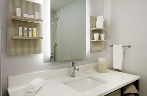 Room, 1 King Bed, Accessible | Bathroom | Combined shower/tub, free toiletries, hair dryer, towels