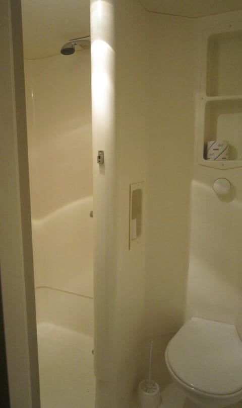 Shower, free toiletries, towels