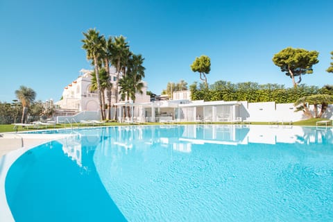 Rooftop pool