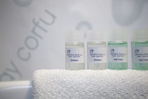 Bathtub, deep soaking tub, free toiletries, hair dryer