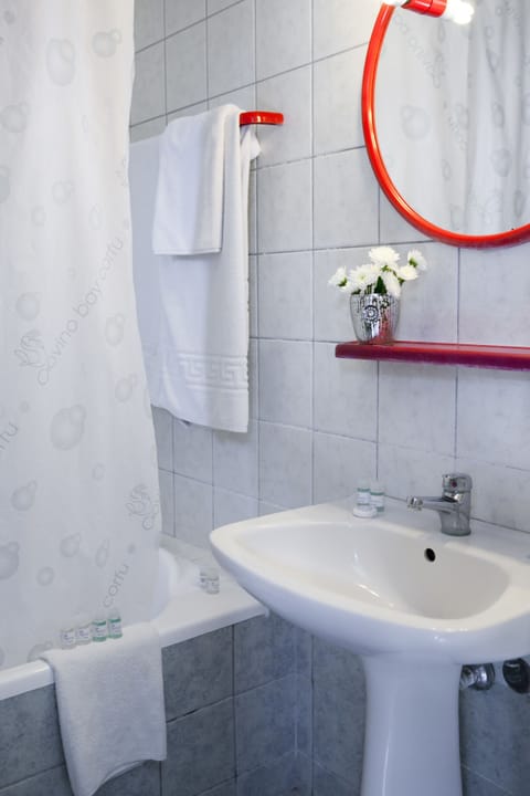 Bathtub, deep soaking tub, free toiletries, hair dryer