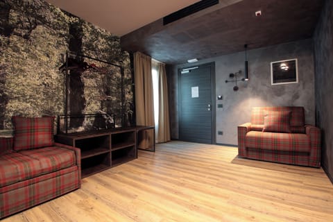 Individually decorated, individually furnished, desk, laptop workspace