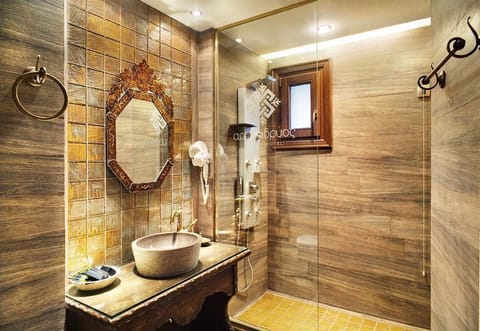 Standard Double Room | Bathroom | Designer toiletries, hair dryer, bathrobes, slippers