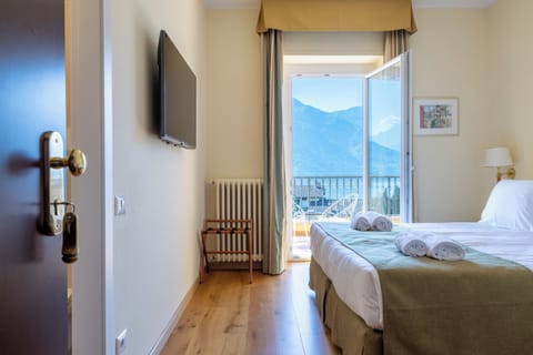 Comfort Double Room, Lake View | Egyptian cotton sheets, premium bedding, down comforters, pillowtop beds