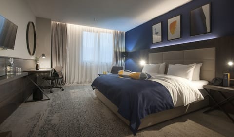 In-room safe, individually furnished, desk, laptop workspace