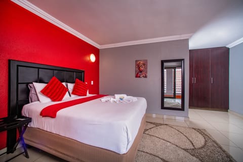 Standard Double Room | Desk, laptop workspace, WiFi (free)