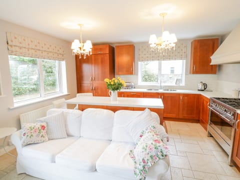 Cottage | Living area