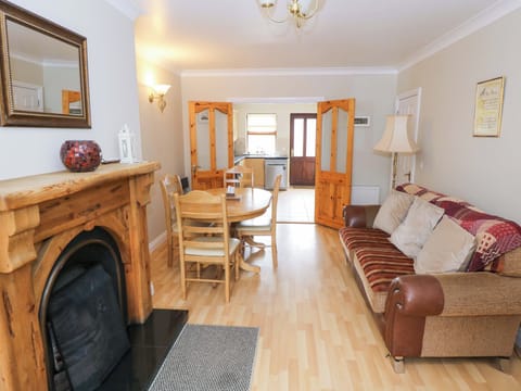 Cottage | Living area