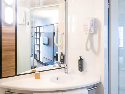 Desk, soundproofing, iron/ironing board, free cribs/infant beds