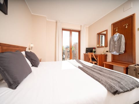 Superior Room, 1 King Bed (Letto Matrimoniale) | Egyptian cotton sheets, premium bedding, memory foam beds, in-room safe