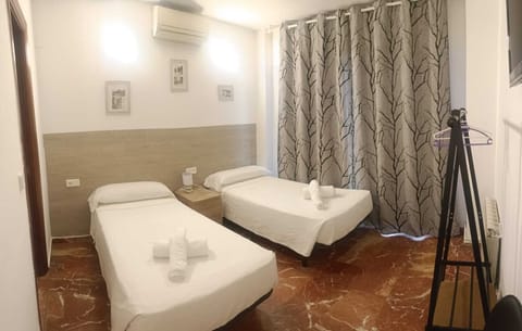 Basic Double Room | Premium bedding, iron/ironing board, free WiFi, bed sheets