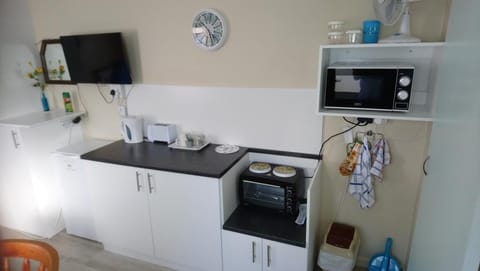 Family Room | Room amenity