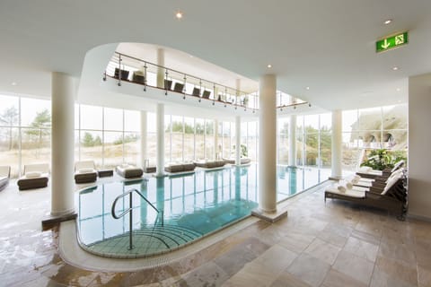 Couples treatment rooms, sauna, steam room, body treatments