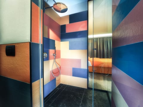 Exclusive Double or Twin Room | Bathroom shower