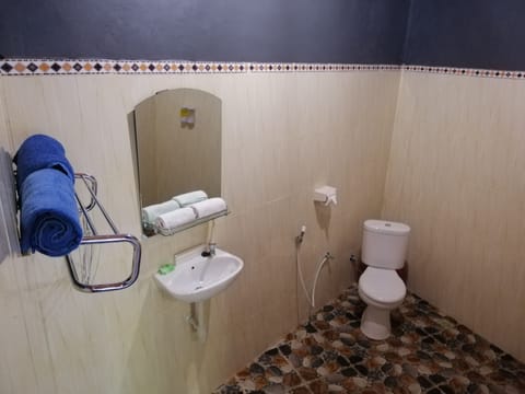 Standard Double Room, 1 Double Bed, Garden View | Bathroom | Shower, towels, toilet paper