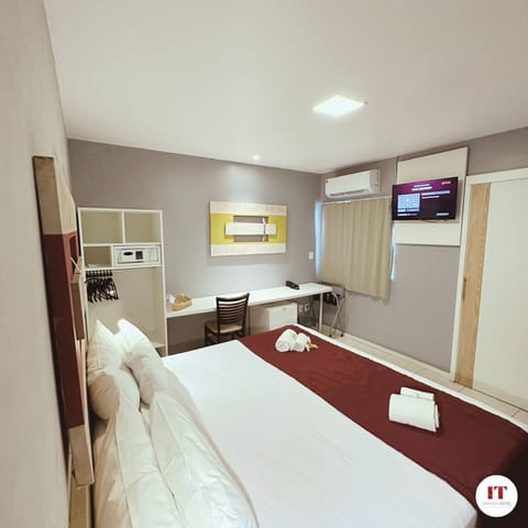 Double Room | In-room safe, desk, blackout drapes, free WiFi
