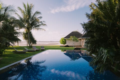 Outdoor pool, sun loungers