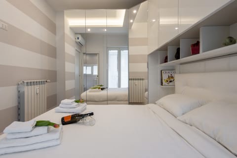 Apartment, 1 Bedroom | 1 bedroom, iron/ironing board, cribs/infant beds, free WiFi