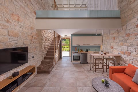 Premium Suite, Partial Sea View | Room amenity