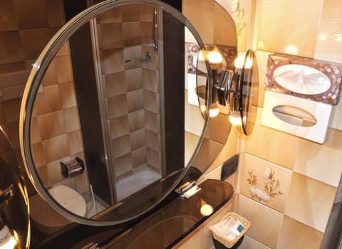 Comfort Double or Twin Room | Bathroom | Free toiletries, hair dryer, bidet, towels