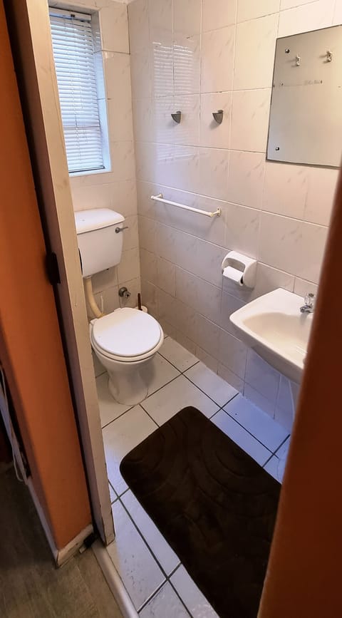 Family Quadruple Room, 2 Bedrooms | Bathroom | Bathtub, free toiletries, hair dryer, towels